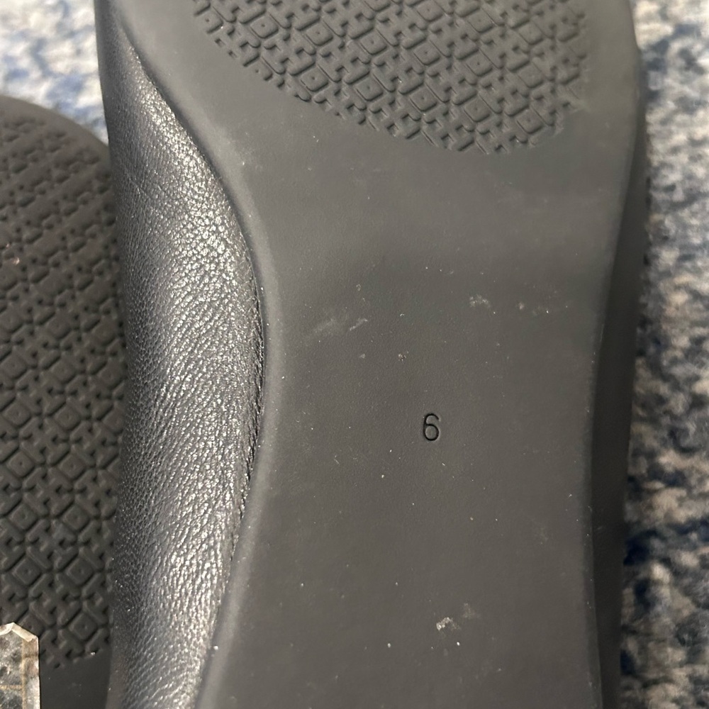 Tory Burch black ballet flats size 6 like new - Picture 7 of 8